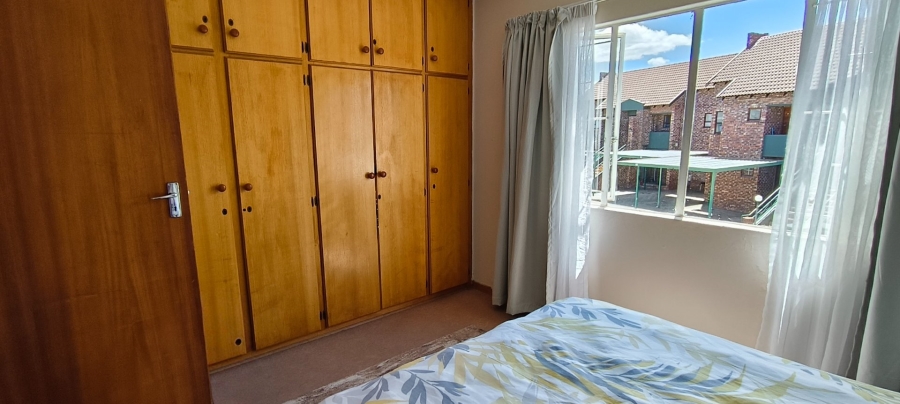 2 Bedroom Property for Sale in Langenhovenpark Free State